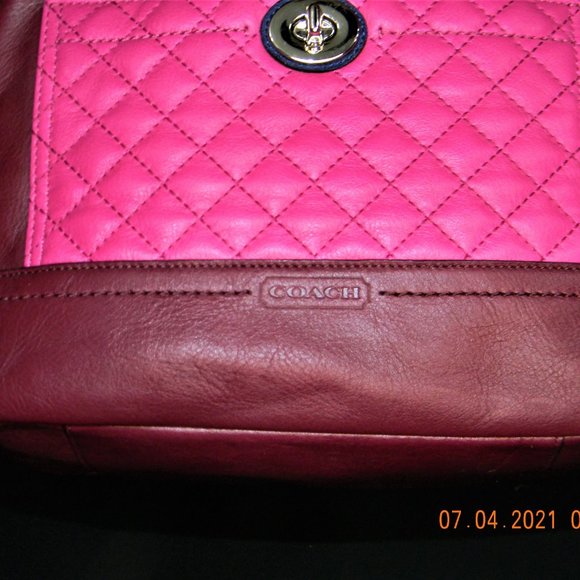 COACH QUILTED CARRIE PARK BAG - Picture 7 of 9